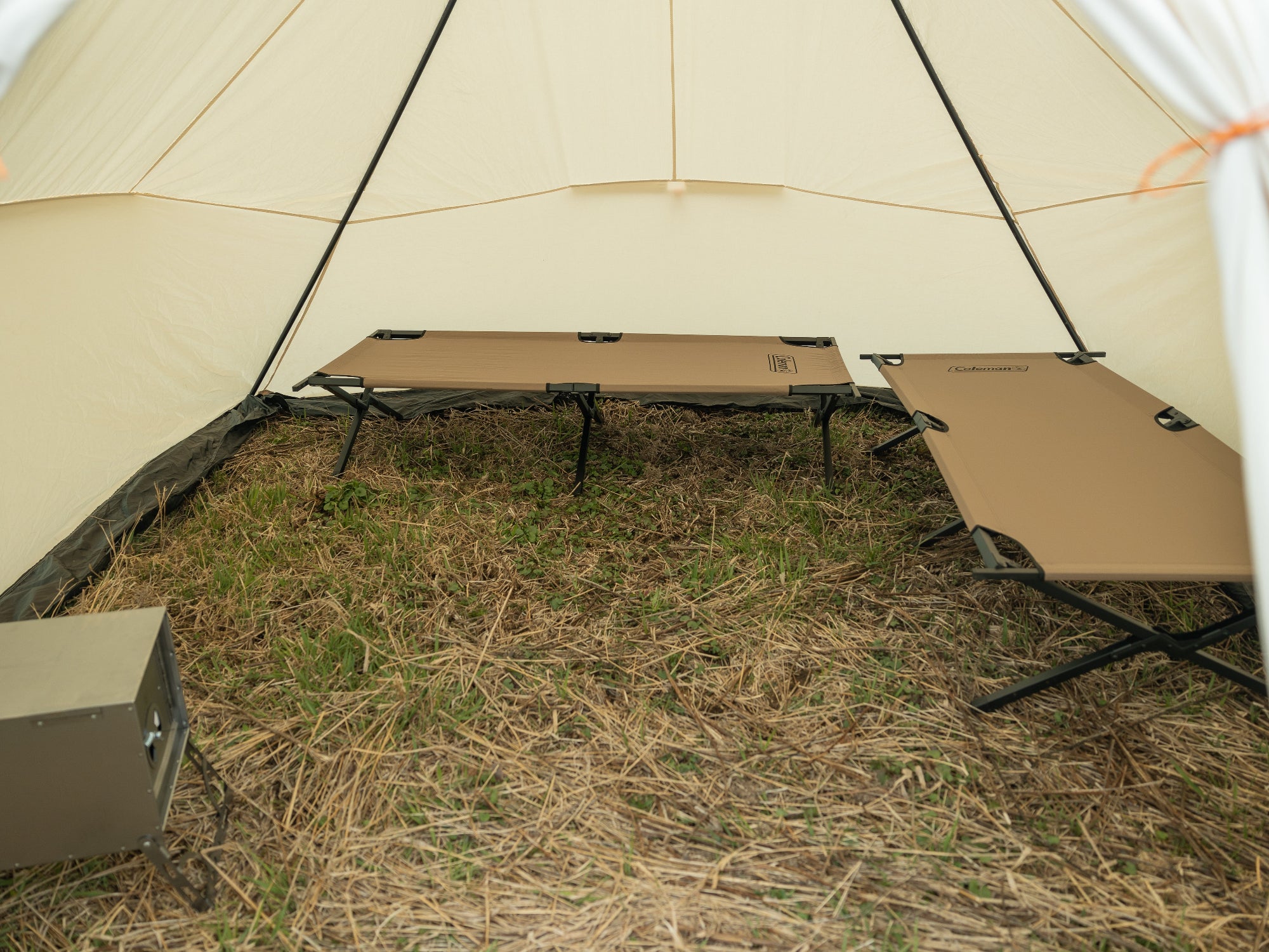 13x13 Mega Crew – Snowtrekker Tents