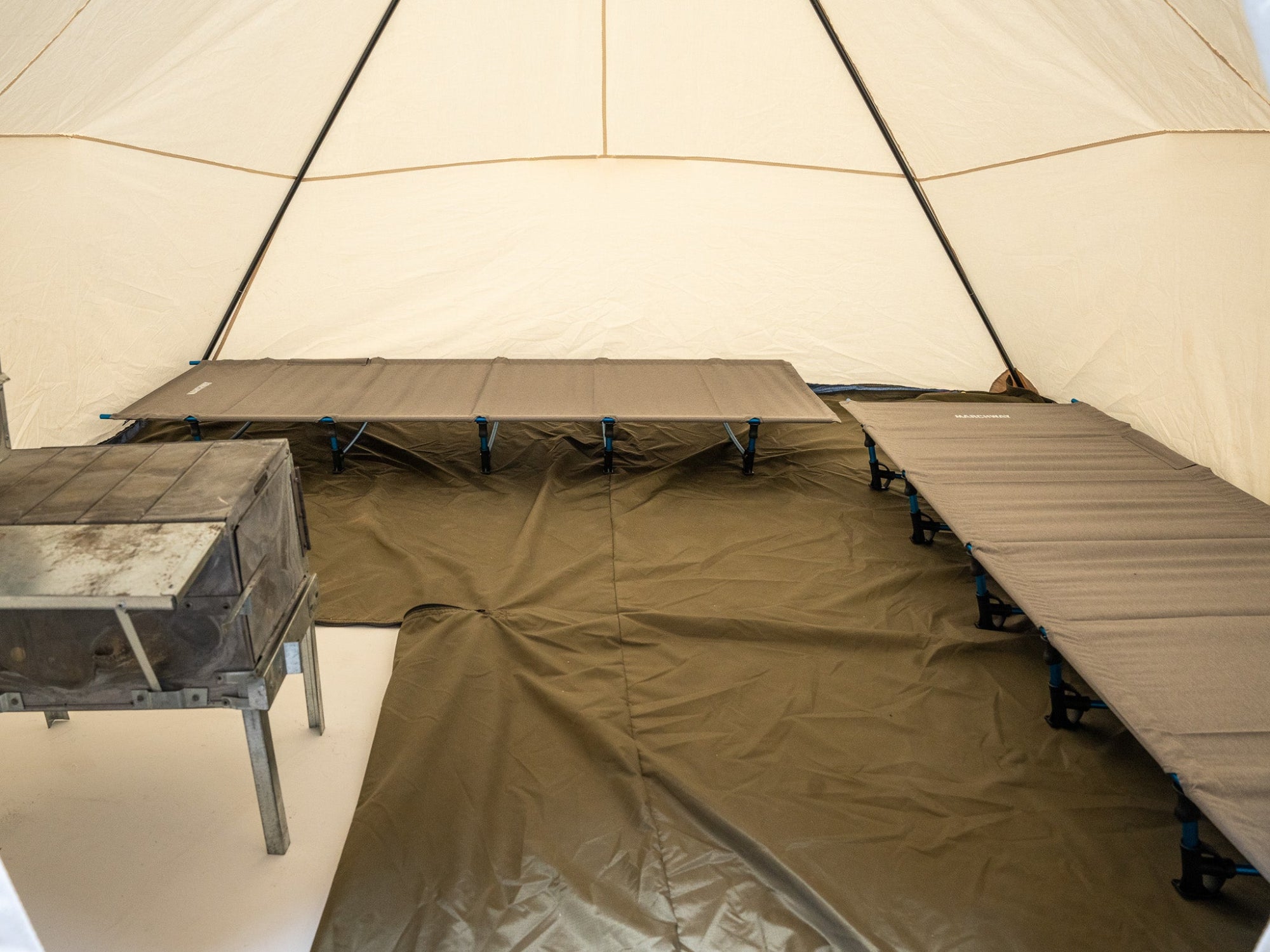 9.5x9.5 Mountain Den – Snowtrekker Tents